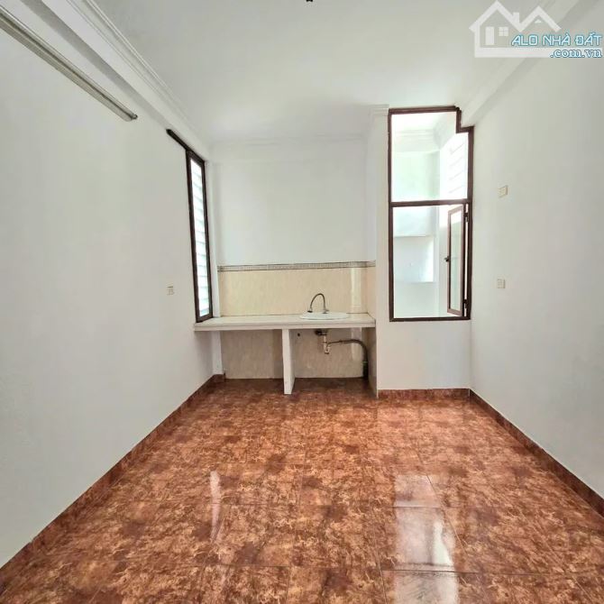 NHÀ 5 TẦNG MẶT NGÕ Ô TÔ  PHỐ CẦU GIẤY, THÔNG CÁC NGẢ , KINH DOANH TẤP NẬP GIÁ 13,2 TỶ.