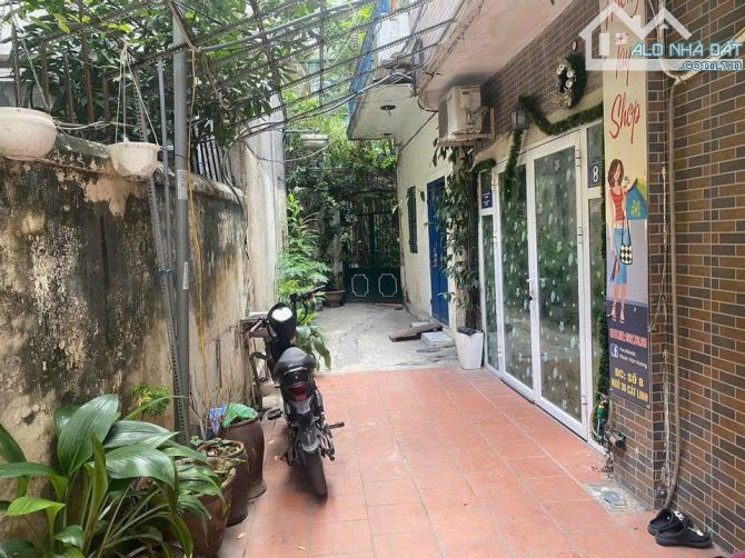 Cho thuê nhà ngõ 30 Cát Linh, phường Cát Linh, Đống Đa, HN. DT 30m x 2 tầng, giá 8tr