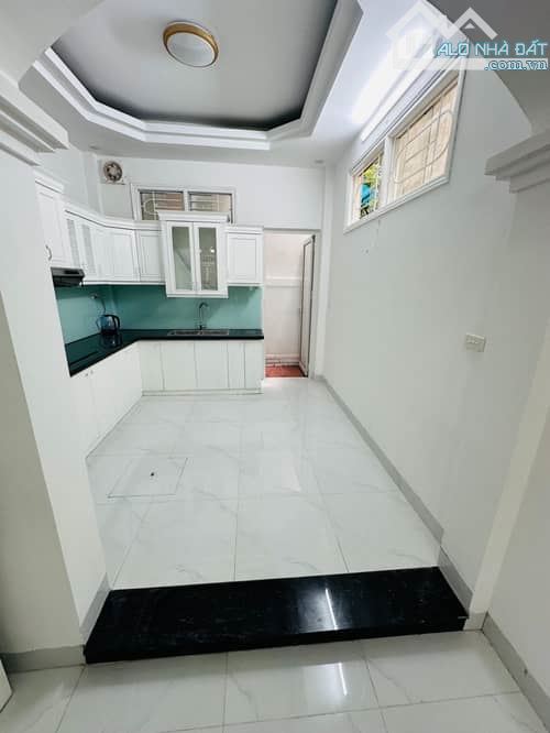 Bán nhà Quan Hoa, Cầu Giấy, 47m2, 4 tầng, giá 12.9 tỷ
