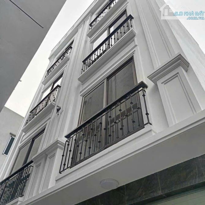 Dương Nội - Hà Đông. Cách đường ô tô chục bước chân. 40m2 có dư. Chủ chào 5,x tỷ.