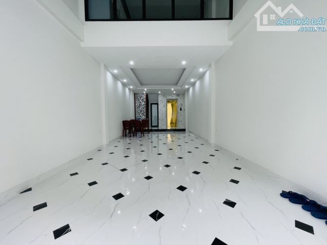 BÁN NHÀ HOÀNG MAI 52m 7 TẦNG THANG MÁY Ô TÔ ĐỖ CỬA
