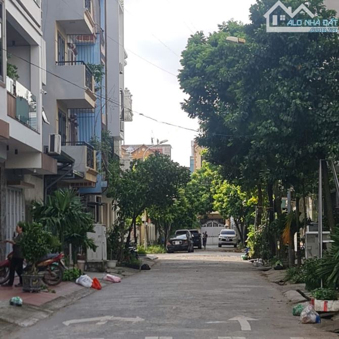 🏡 Bán nhà 5 tầng 40m² – Giá 4.8 tỷ tại Vĩnh Quỳnh, Thanh Trì