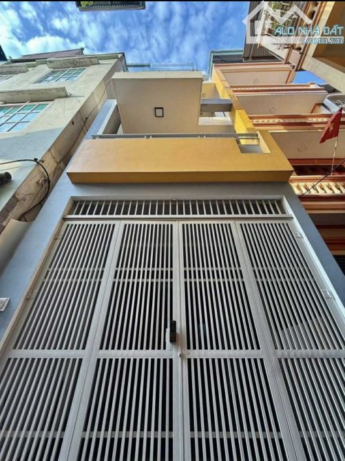 Hot ngang mùa lũ, bán căn nhà 4,5 tầng tại Đại tự đẹp không tì vết