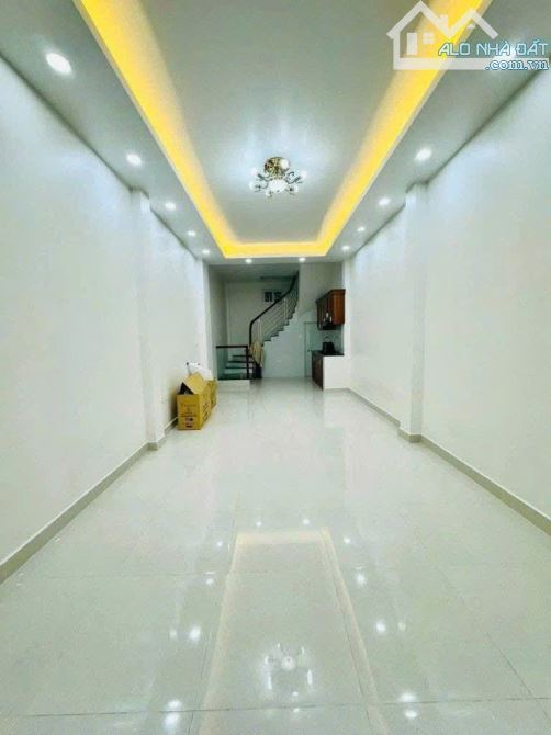 Cho thuê nhà riêng Ngõ Quan Thổ 3, Tôn Đức Thắng, Hàng Bột, Đống Đa. DT 36m x 4 tầng, giá