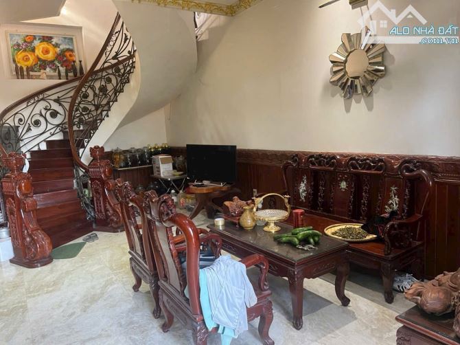 Bán nhà 03 tầng Tân Cổ Điển thiết kế phong cách kiểu Pháp đường Võ Nguyên Giáp Tp.Huế