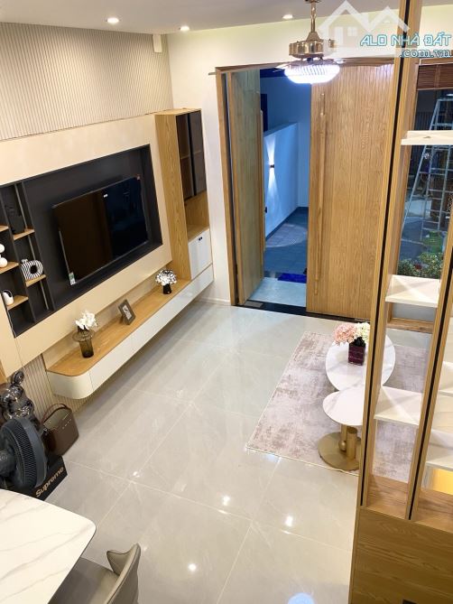 SIÊU PHẨM NHÀ 3 TẦNG, THIẾT KẾ HIỆN ĐẠI, FULL NỘI THẤT SANG TRỌNG, TRUNG TÂM LIÊN CHIỂU. - 10