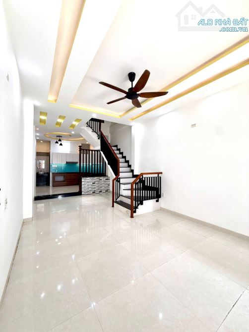 Nhà 3 tầng kiên cố – 408/26/10 Hoàng Diệu - 10