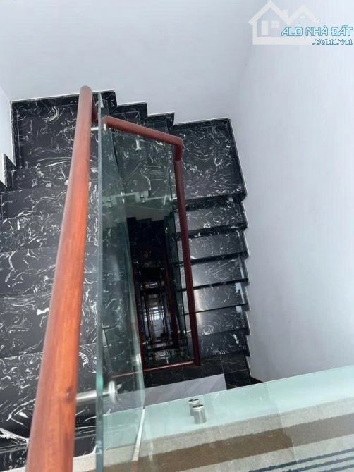 🔥 QUẬN 5 (P.6) _ NHÀ ĐẸP MỚI KENG - VỊ TRÍ VÀNG – 6 PN- 6WC SÁT MẶT TIỀN _ HẺM SẠCH SẼ - 10