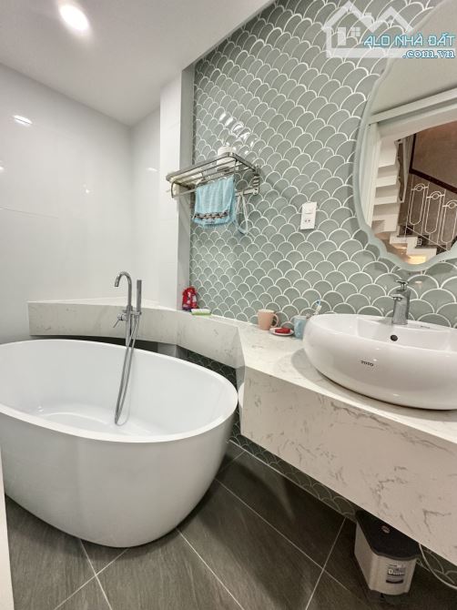 Bán căn nhà Dương Quảng Hàm 5 tầng có Gara oto 4PN - Nhà chủ xây kiên cố - 10
