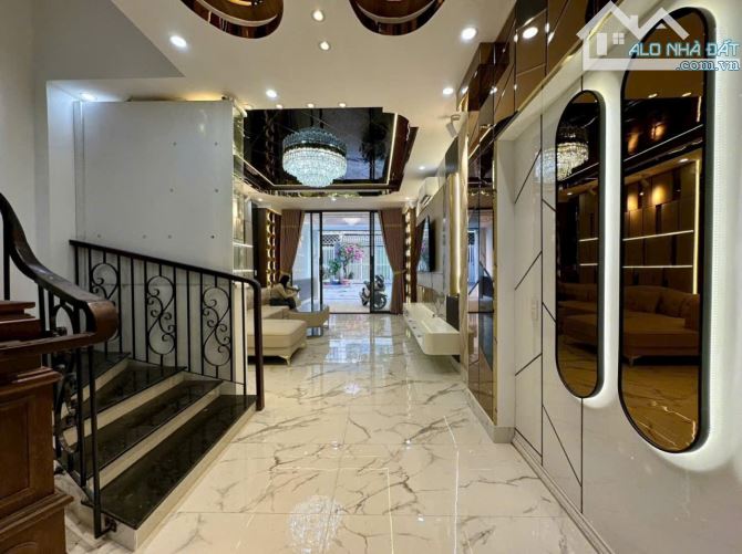 Bán nhà hẻm 7m 1979 Huỳnh Tấn Phát, Nhà Bè, DT 4 x18m, 3 lầu, St. Giá 9,8 tỷ - 10
