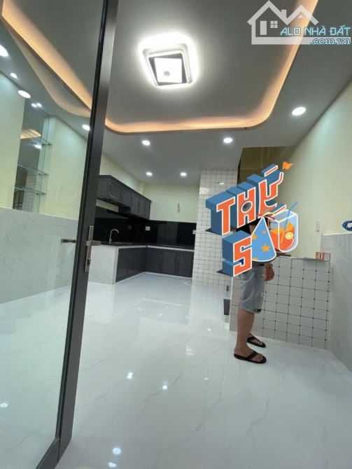 1 tỷ hơn có nhà xây mới ,1/ gần nguyễn sơn, tân phú - 30m ra mt - 2 tầng - ngang đẹp 4m - 10