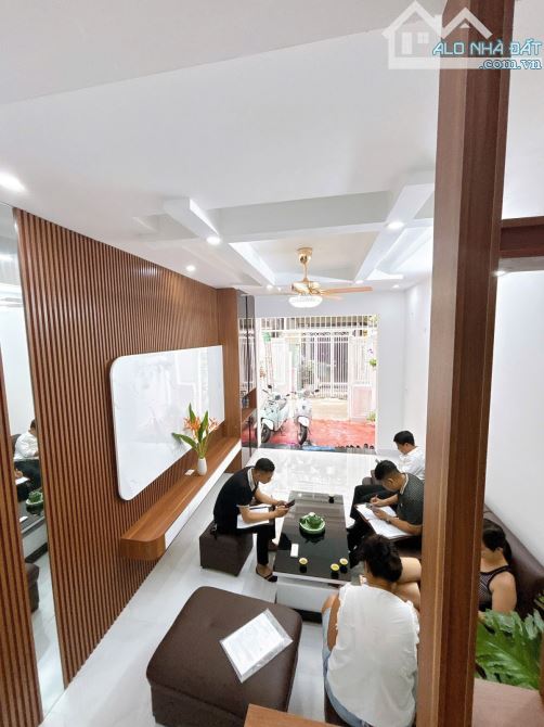 Bán nhà Quan Hoa, Cầu Giấy, 47m2, 4 tầng, giá 12.9 tỷ - 11