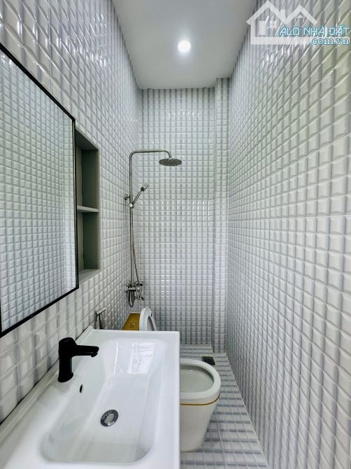 BÁN NHÀ 4 TẦNG, MẶT TIỀN NGUYỄN VĂN TRỖI (full nội thất) - Sau lưng KÝ TÚC XÁ ĐẠI HỌC CT - 11