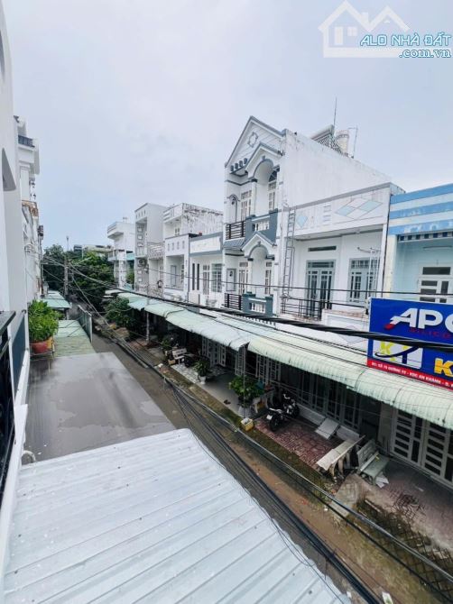 Nhà 2 lầu mới lộ 10m hướng Đông Nam giá 3 tỷ 950tr (thương lượng) - 1