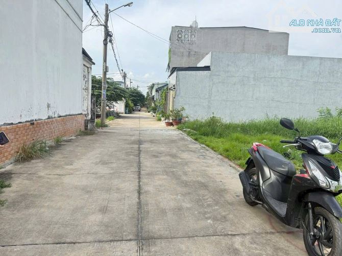 Bán đất Thạnh Lộc 17 gần Ngã Tư Ga đường 7m thông - 1