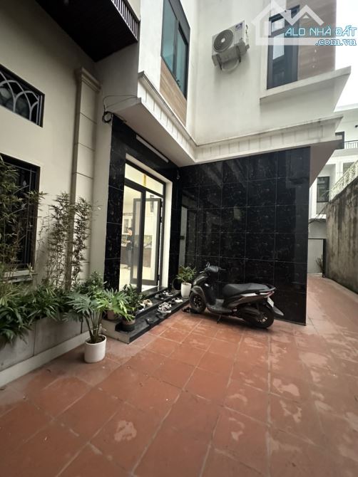ĐẸP THẬT-TRUNG TÂM NGỌC LÂM NGUYỄN VĂN CỪ, ĐI BỘ RA CHỢ -20M MP NGUYỄN VĂN CỪ, THANG MÁY, - 1