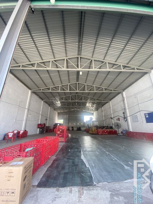 Ngộp bank bán rẻ kho xưởng 1000m2 đường CONTAINER - 1