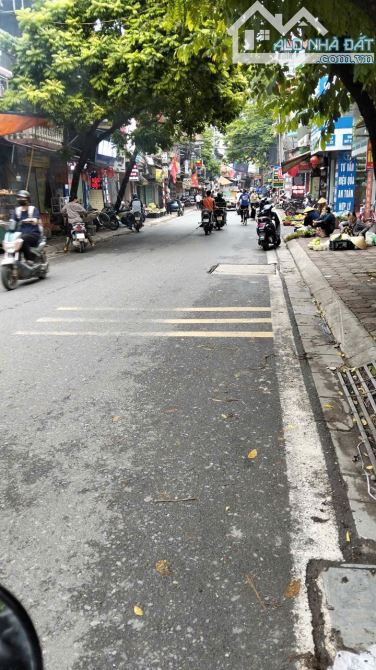 Trâu Quỳ, Gia Lâm  . nhà mặt phố bán nhà kinh doanh.vỉa hè - 1