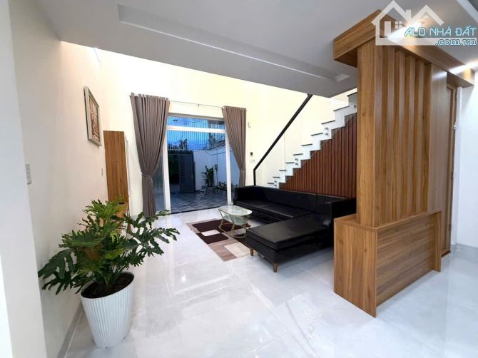 Nhà mê lửng mặt tiền hẻm Y Moan kinh doanh được - 1