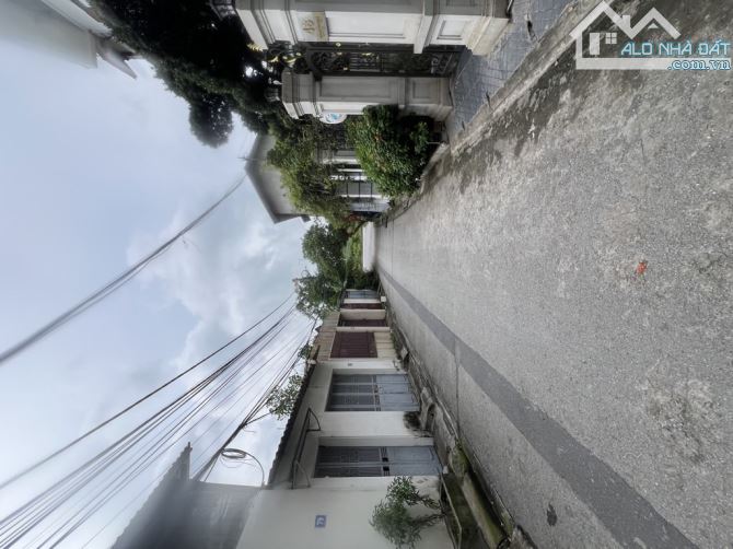 THẠCH BÀn - BÁN ĐẤT TẶNG NHÀ CẤP 4 -KHU DÂN TRÍ CAO  - Ô TÔ 4 CHỖ ĐỖ CỬA - 1