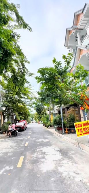 NHÀ ĐƯỜNG LỚN DT826 _Nhà Đường Số Liền Kề_ Giá Chỉ 2 Tỷ 400 Triệu - 1