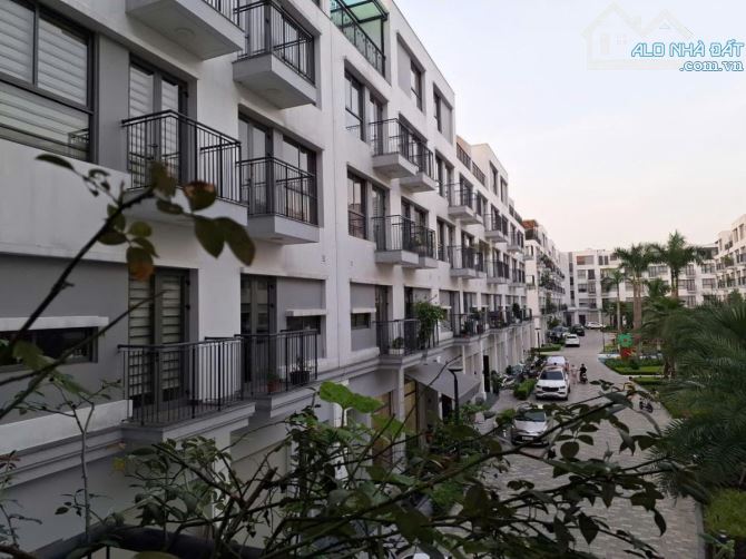 BÁN NHÀ LIỀN KỀ THEMANOR NGUYỄN XIỂN - HOÀNG MAI - DT 75M X 5 TẦNG - MT 5M - 1