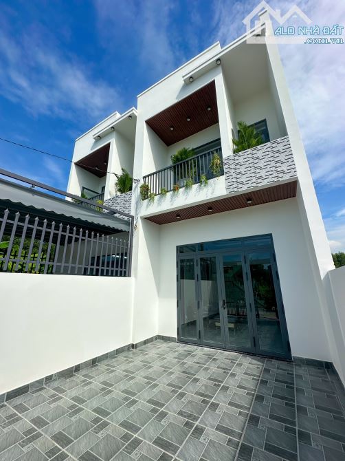 TẶNG BỘ NỘI THẤT CAO CẤP HOẶC GIẢM NGAY 100 TRIỆU - 1