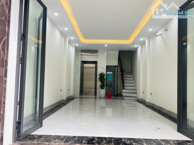 THẠCH BÀN - NHÀ Mới - ĐỘC Lập - Ô Tô - Thang máy xịn sò - 1
