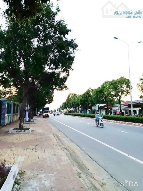 Cần bán mặt tiền đường Nguyễn chí thanh, 5 tỉ3 chính chủ , - 1