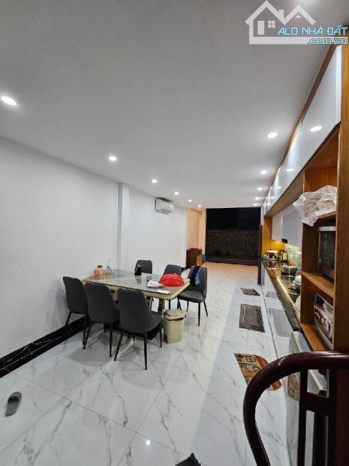 THẠCH BÀN - SIÊU PHẨM 6 TẦNG THANG MÁY – NỘI THẤT ĐẸP – OTO 4 CHỖ ĐỖ TÂN CỬA – VIEW THOÁNG - 1
