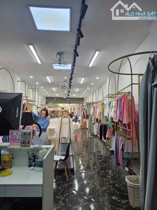 Cần bán Nhà Mặt phố Pháo Đài Láng Đống Đa 75m2 7 tầng mặt tiền 5.8m - 1