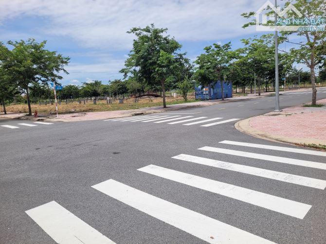 Bán đất đẹp 2mt đường nhựa, Sổ hồng riêng (8x17), 2ty2 Hựu Thạnh, Đức Hòa, Long An - 1