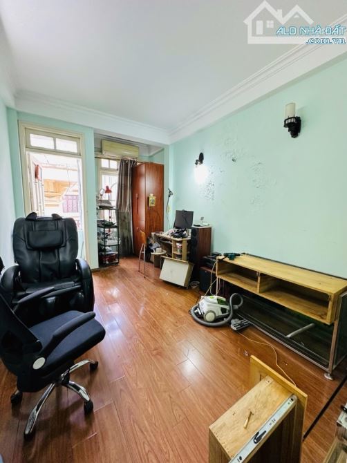 Chọn đúng nhà, gác đi nỗi âu lo.Chỉ 5.x tỷ, nhà 5 tầng, mt 3.1m, ngõ nông 2m Hoàng Liệt. - 1