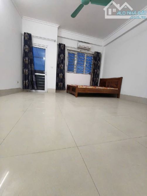 NHÀ TRONG NGÕ PHỐ VIỆT HƯNG 72 M2 , MT 4 M NỞ HẬU CÂN ĐỐI RẤT ĐẸP, NHÀ 6 TẦNG 9,8 TỈ - 1