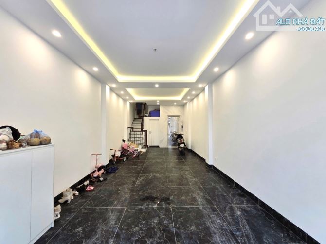 Bán nhà 6 tầng, thang máy, ô tô vào nhà tại Long Biên - 45m2/ 14.4 tỷ, gần Trường Quốc tế - 1