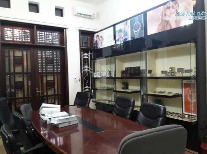 Biệt thự sân vườn mặt tiền Trần Khánh Dư, P Tân Định, 8.4x18m cn 153m2, giá 60 Tỷ - 1