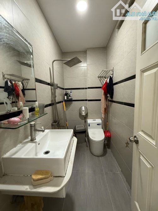 BÁN NHÀ HẺM 8M ĐƯỜNG NGUYỄN HỮU TIẾN, SÁT LÊ TRONG TẤN, 5X16 BỀ THẾ, 4 TẦNG BTCT - 1
