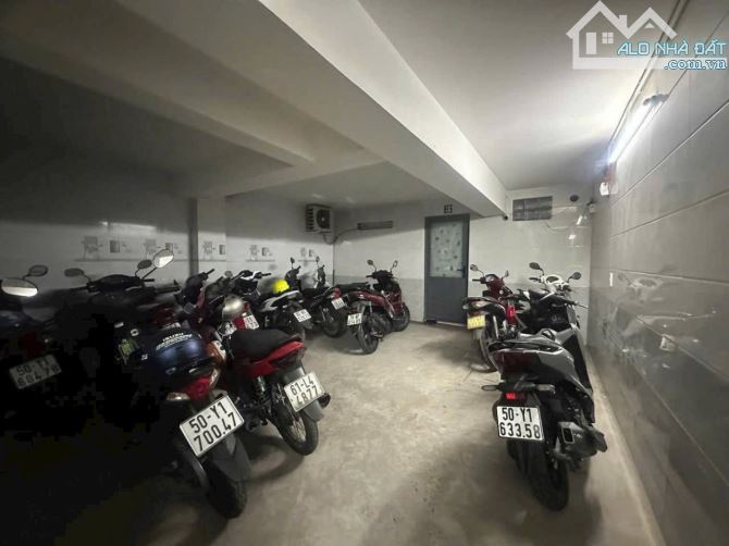 GẤP BÁN, CHDV TRUNG MỸ TÂY Q.12, 2 MẶT TIỀN HẺM XE TẢI THÔNG, 16 PHÒNG, DÒNG TIỀN 30TR/Th - 1