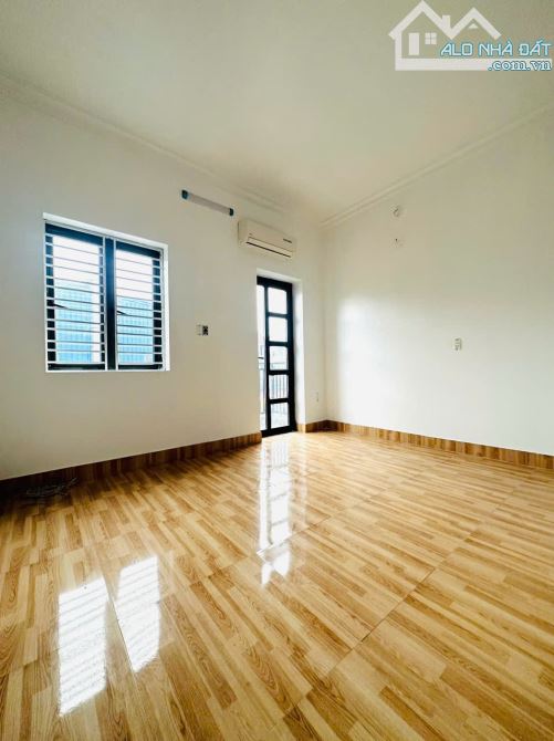 Bán nhà 3,5 tầng ngõ ô tô đỗ cửa đường Nguyễn Văn Linh - 1