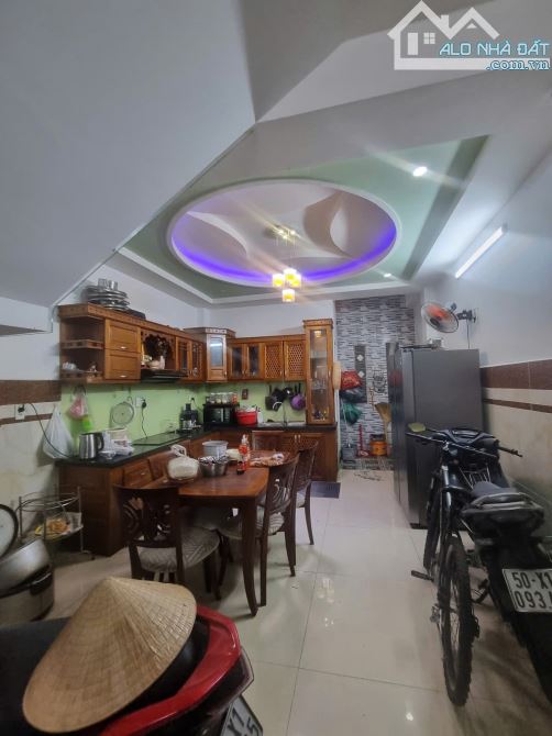 NGÃ TƯ THỦ ĐỨC  HIỆP PHÚ  - HẺM 7M - 68M2 - 4 TẦNG 4PN 5WC - CHỈ 7 TỶ NHỈNH. - 1