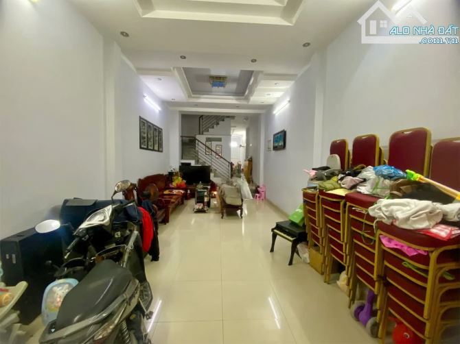 Nhà 3 tầng hẻm 6m Nguyễn Súy, 80m2, xe hơi vào nhà, chỉ 8.6 tỷ, mới đẹp - 1