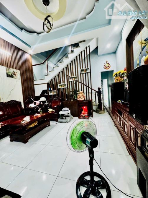 Bán Nhà 1 trêt 1 Lầu, dt 5 x 21m Sổ Hồng, Giá 2 tỷ 690tr, Ngã 3 Năm Thưởng, UBND Trảng Dài - 1
