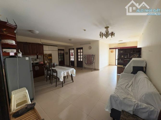 Bán chung cư 27 Huỳnh Thúc Kháng, Đống Đa, Thành Công, 130m2, 3ngủ, 2WC, ban công View hồ - 1
