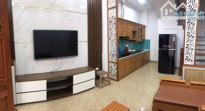 BÁN NHÀ PHỐ THẠCH BÀN LONG BIÊN NHỈNH 5 TỶ 35m 5 TẦNG MT 4m Ô TÔ KINH DOANH GẦN AEON - 1