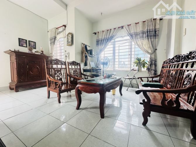 BÙI QUANG LÀ GÒ VẤP - HẺM 1 SẸC , THẲNG  ĐƯỜNG LỚN , XE HƠI - 5.1 x 22 NỞ HẬU 6.2 - 3 TẦNG - 1