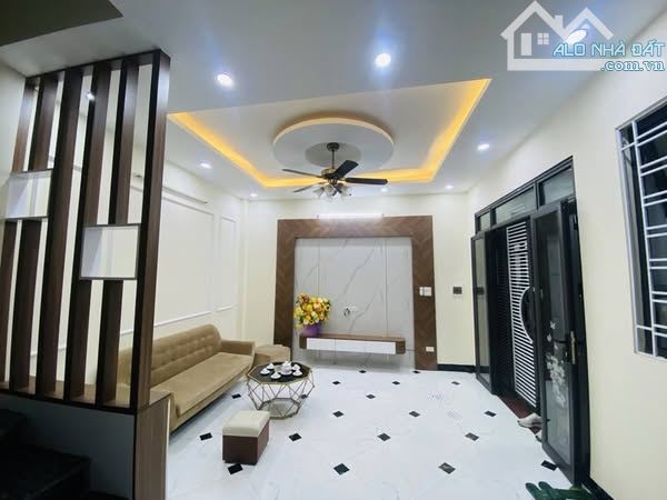 BÁN NHÀ BÁT KHỐI ,5 TẦNG .MỚI KÍNH KOONG. 5....TỶ - 1