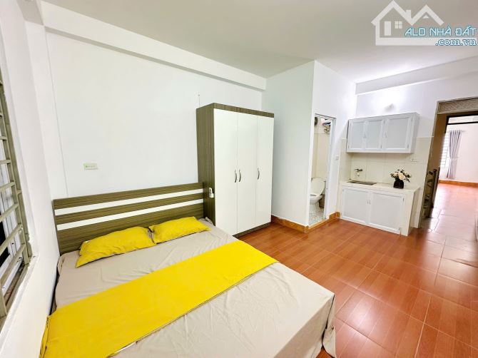 Cho Thuê CCMN 81 Trung Kính Cầu Giấy 25m2 Cửa Sổ Ban Công Thang Bộ Full Đồ Trống 16 Phòng - 1