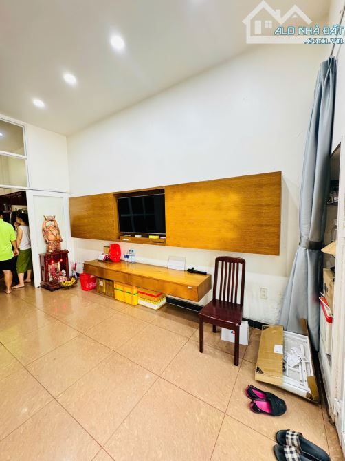 CHDV ngay Hà Đô, Quận 10, DT: 5.3x15.7, nở hậu 6.1m, 4 tầng, 15p, HĐT45triệu, Giá 16tỷ - 1