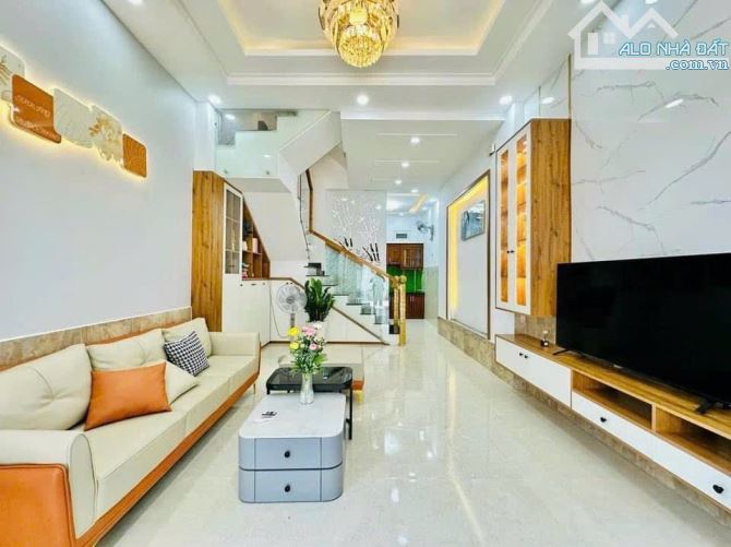 Đi nước ngoài định cư bán gấp nhà ở đường Nguyễn Văn Mai, phường Võ Thị Sáu, quận 3, giá 2 - 1