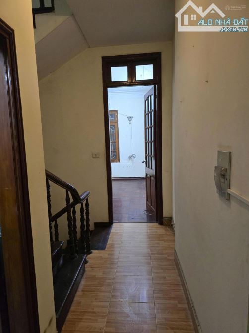 Cho thuê nhà ngõ Văn Cao 70m2 x 4 tầng MT4m giá 20tr/tháng - 1